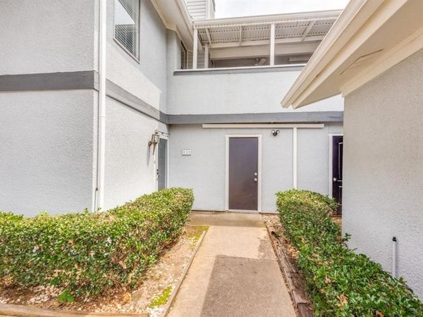 638 Ridgeline Drive, Hurst, TX 76053