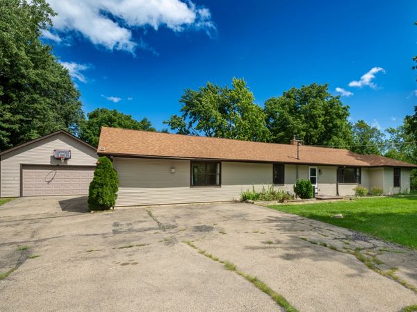 35861 N Fuller Road , Gurnee, IL 60031