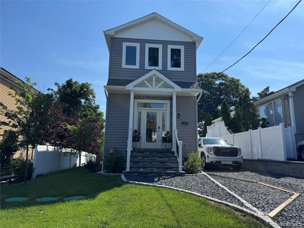 119 Whittier Drive , Kings Park, NY 11754