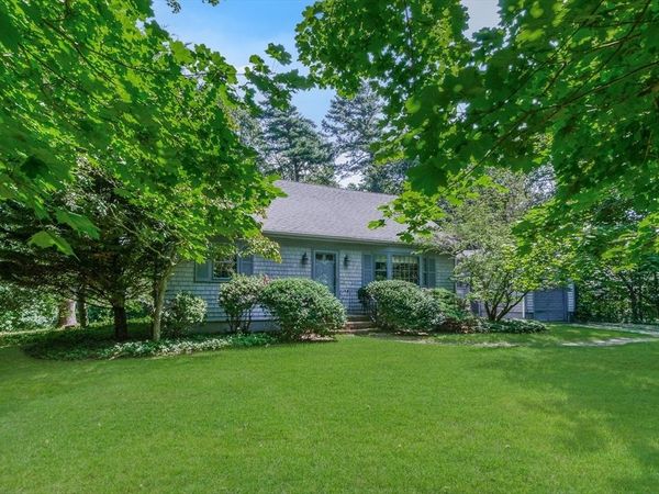 7 Tupola Ln, Mattapoisett, MA 02739