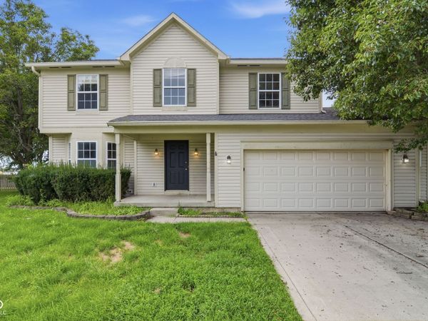 902 Hearthside Court, Brownsburg, IN 46112
