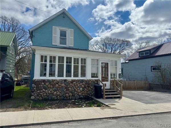 8 2nd Street , Alexandria Bay, NY 13607