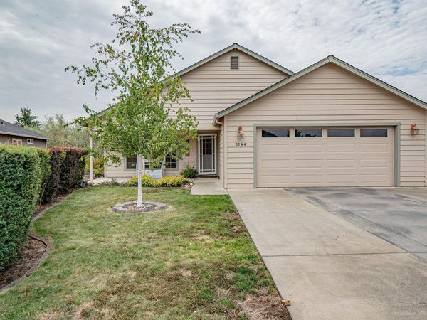 1144 Highlands Drive, Eagle Point, OR 97524