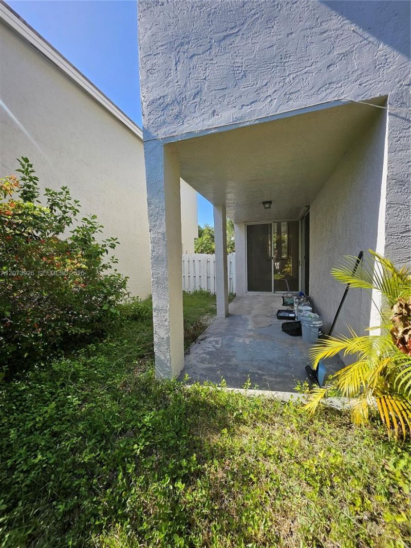 9840 NW 9th Ct , Unit 9840, Plantation, FL 33324 Photo