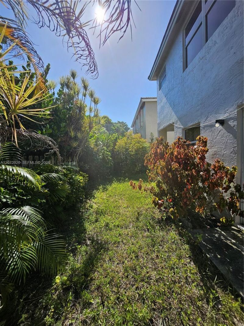 9840 NW 9th Ct , Unit 9840, Plantation, FL 33324 Photo