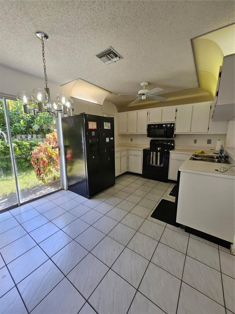 9840 NW 9th Ct , Unit 9840, Plantation, FL 33324 Photo