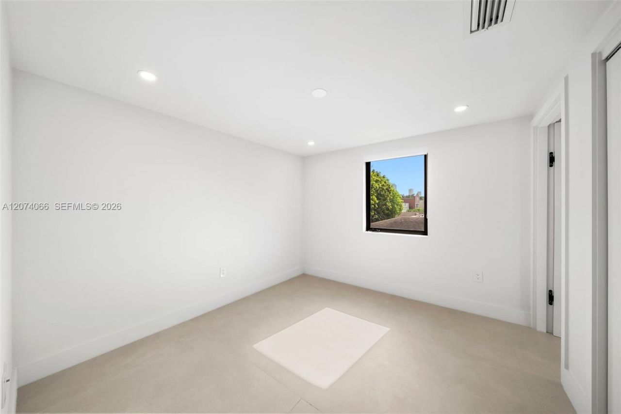 1431 SW 20th St, Miami, FL 33145 Photo