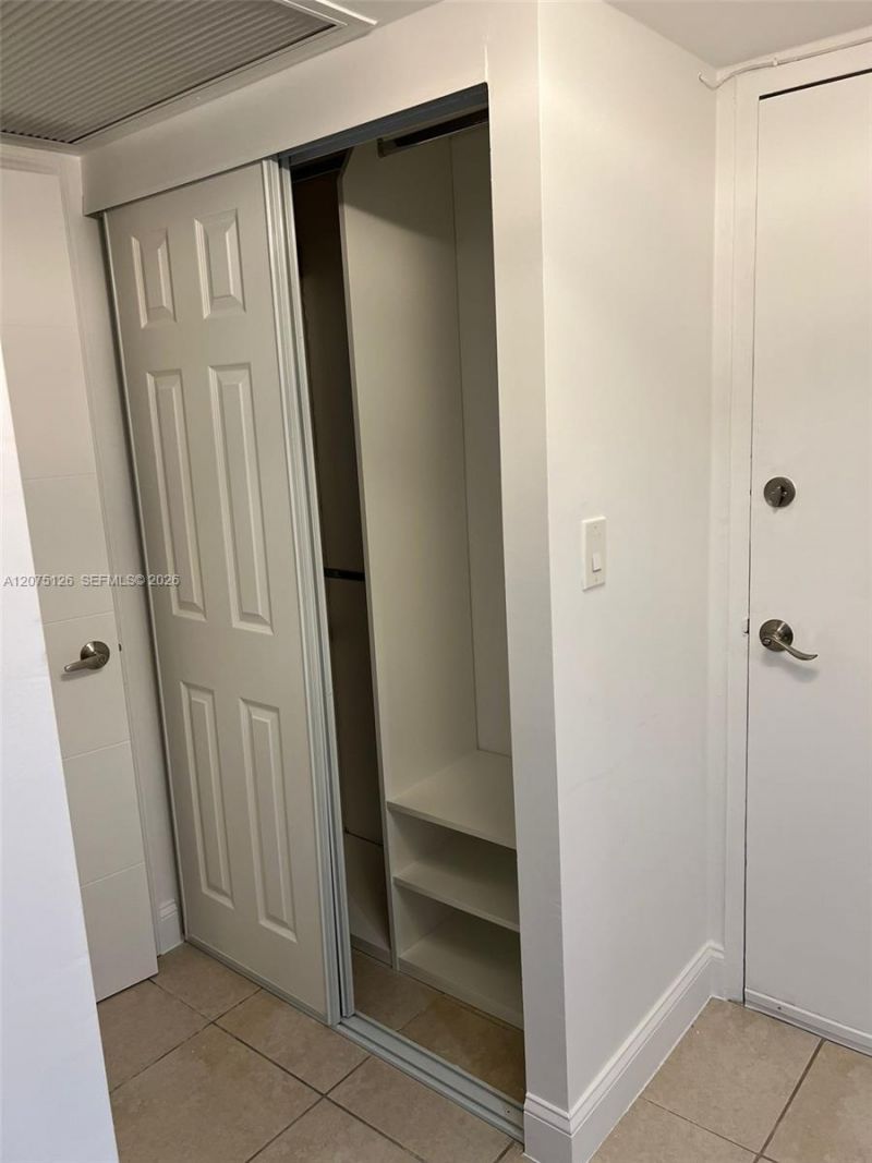 401 Golden Isles Dr , Unit 406, Hallandale Beach, FL 33009 Photo