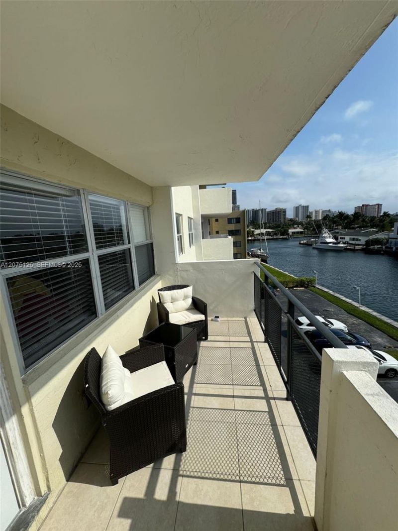 401 Golden Isles Dr , Unit 406, Hallandale Beach, FL 33009 Photo