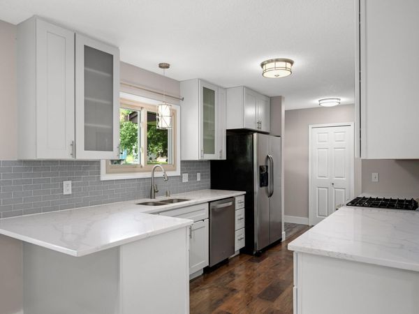 13712 E Wellington Crescent, Burnsville, MN 55337
