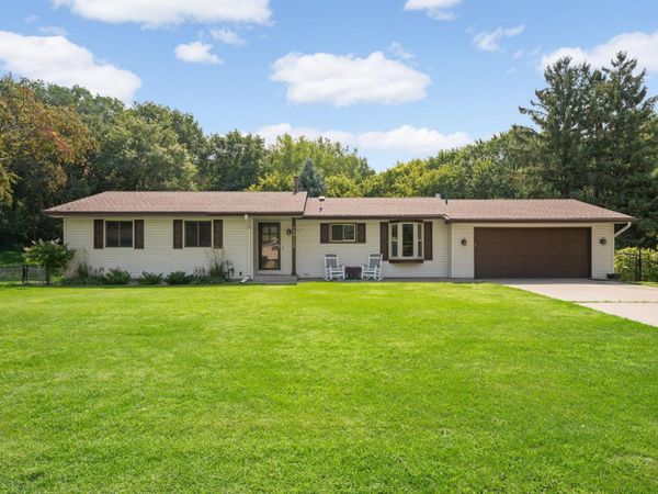 13712 E Wellington Crescent, Burnsville, MN 55337
