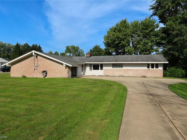 13845 Fox Hills Drive, Novelty, OH 44072