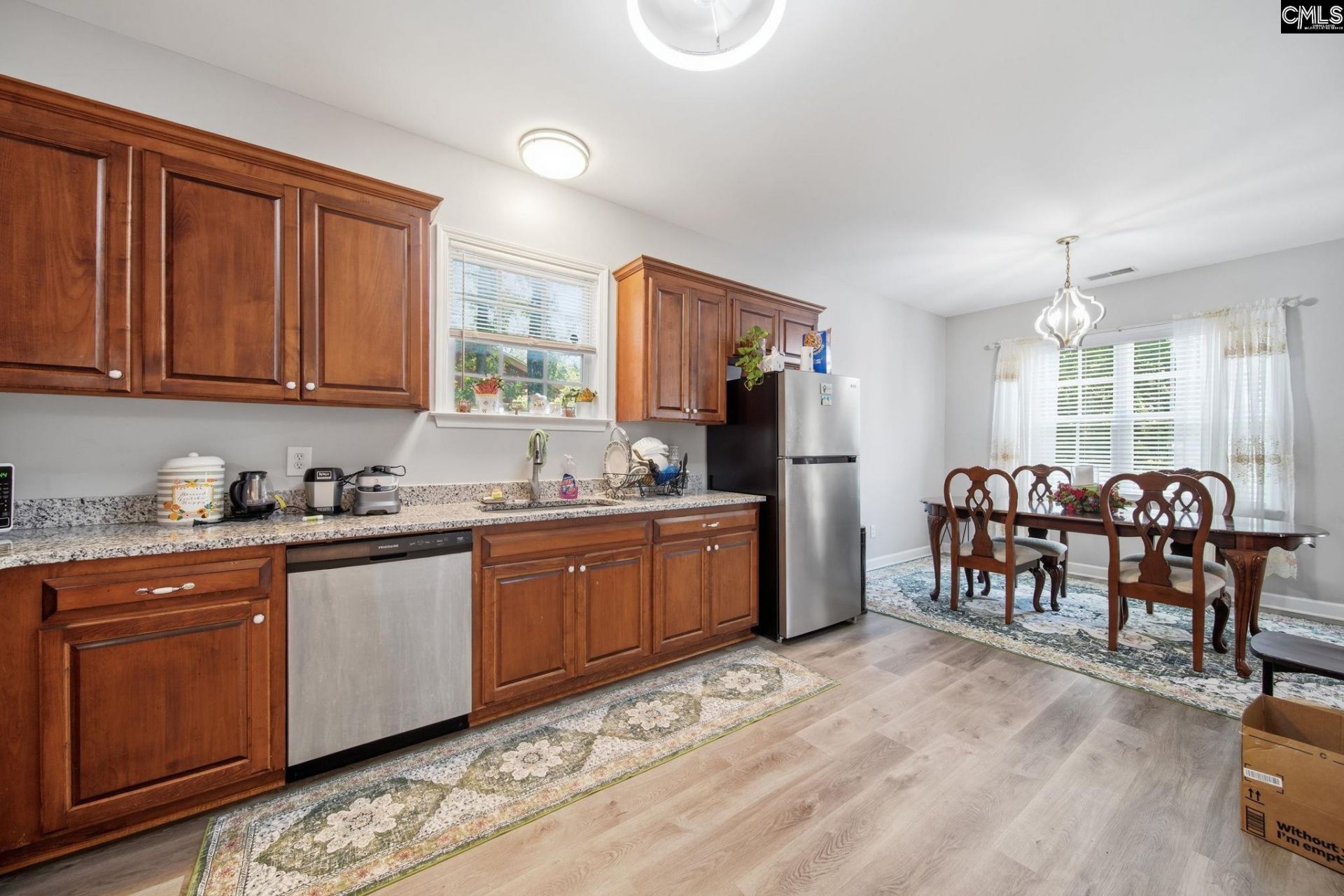 201 Sheridan Drive  Photo 8