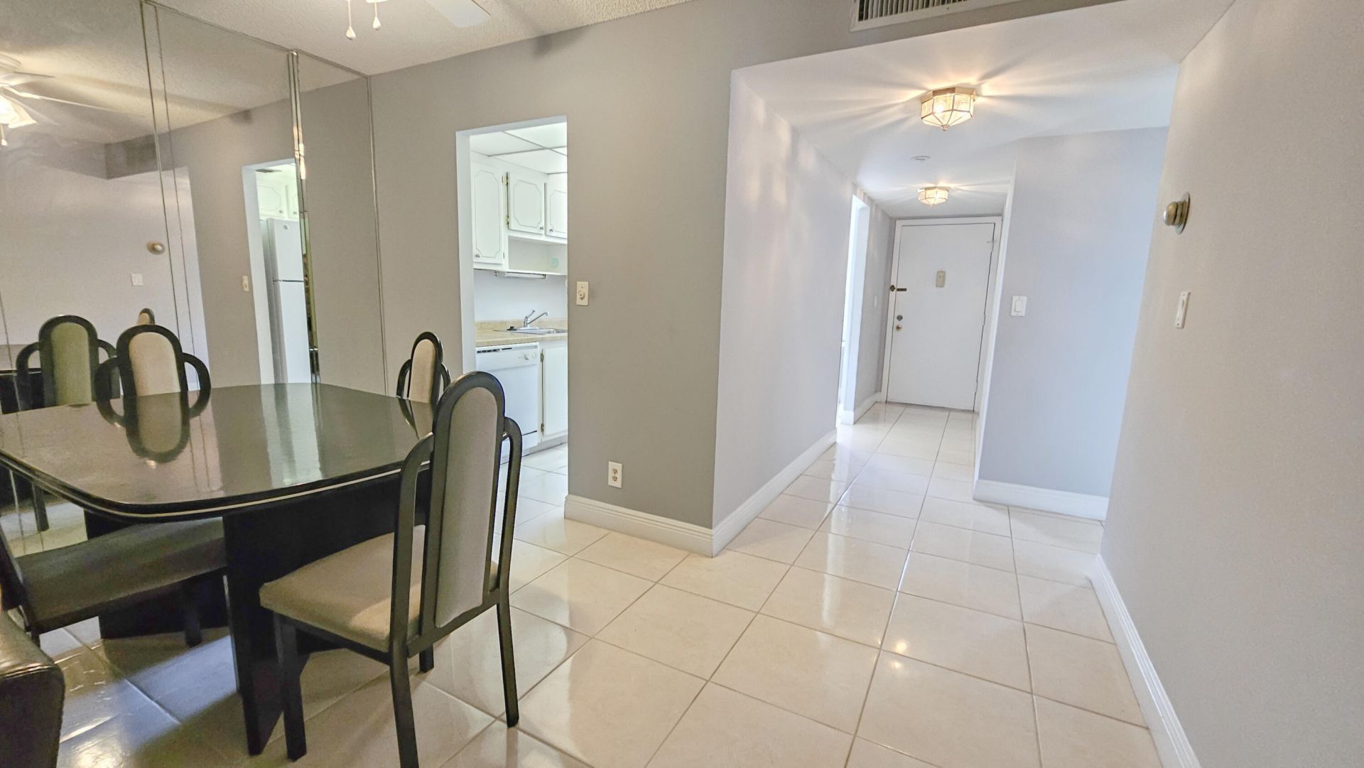 2650 NW 49th Avenue, Unit 318, Lauderdale Lakes, FL 33313 Photo