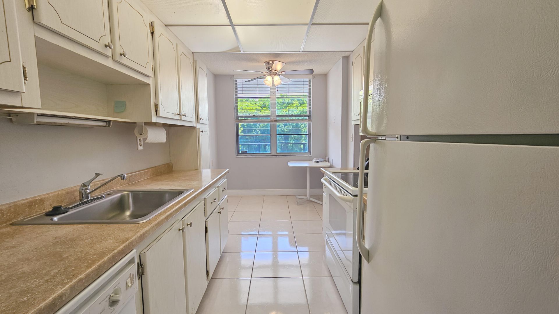 2650 NW 49th Avenue, Unit 318, Lauderdale Lakes, FL 33313 Photo