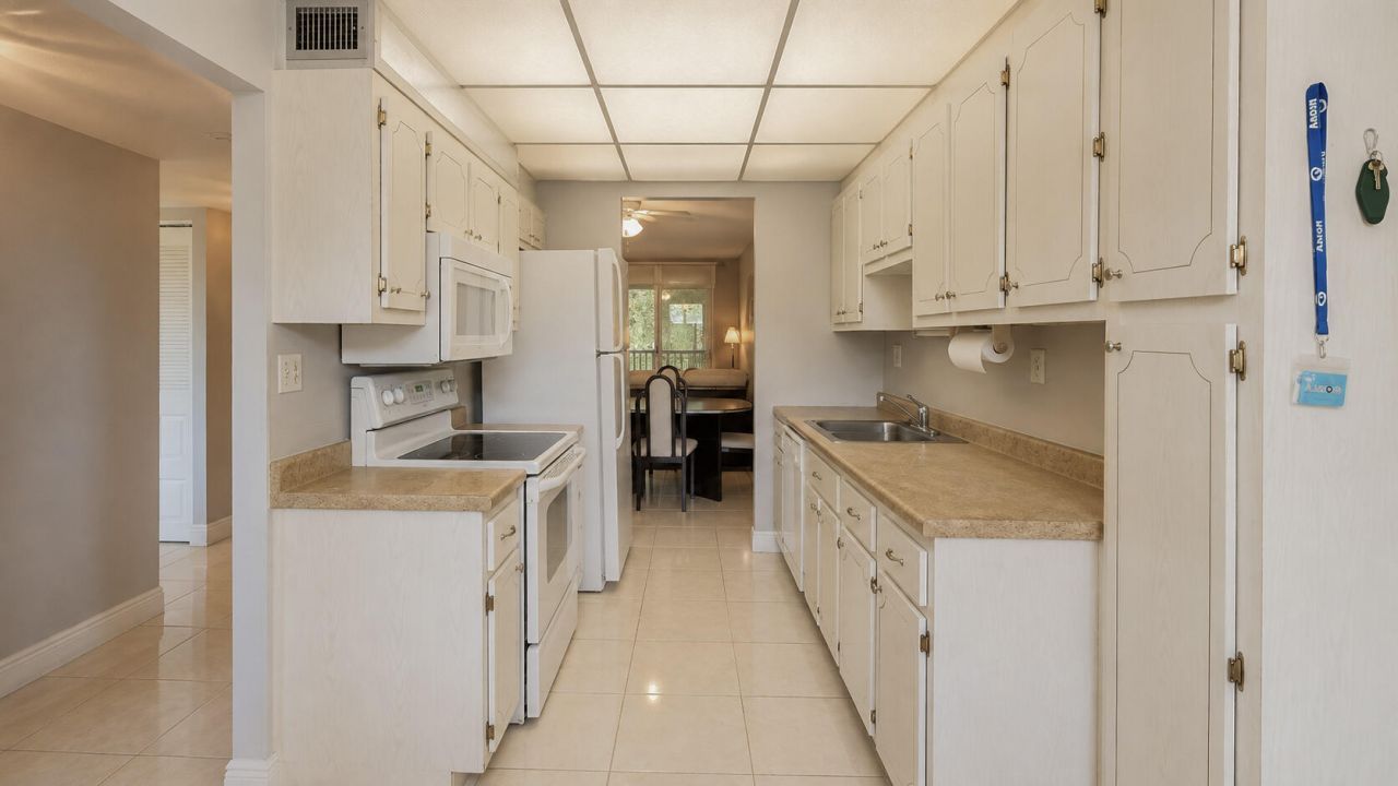 2650 NW 49th Avenue, Unit 318, Lauderdale Lakes, FL 33313 Photo