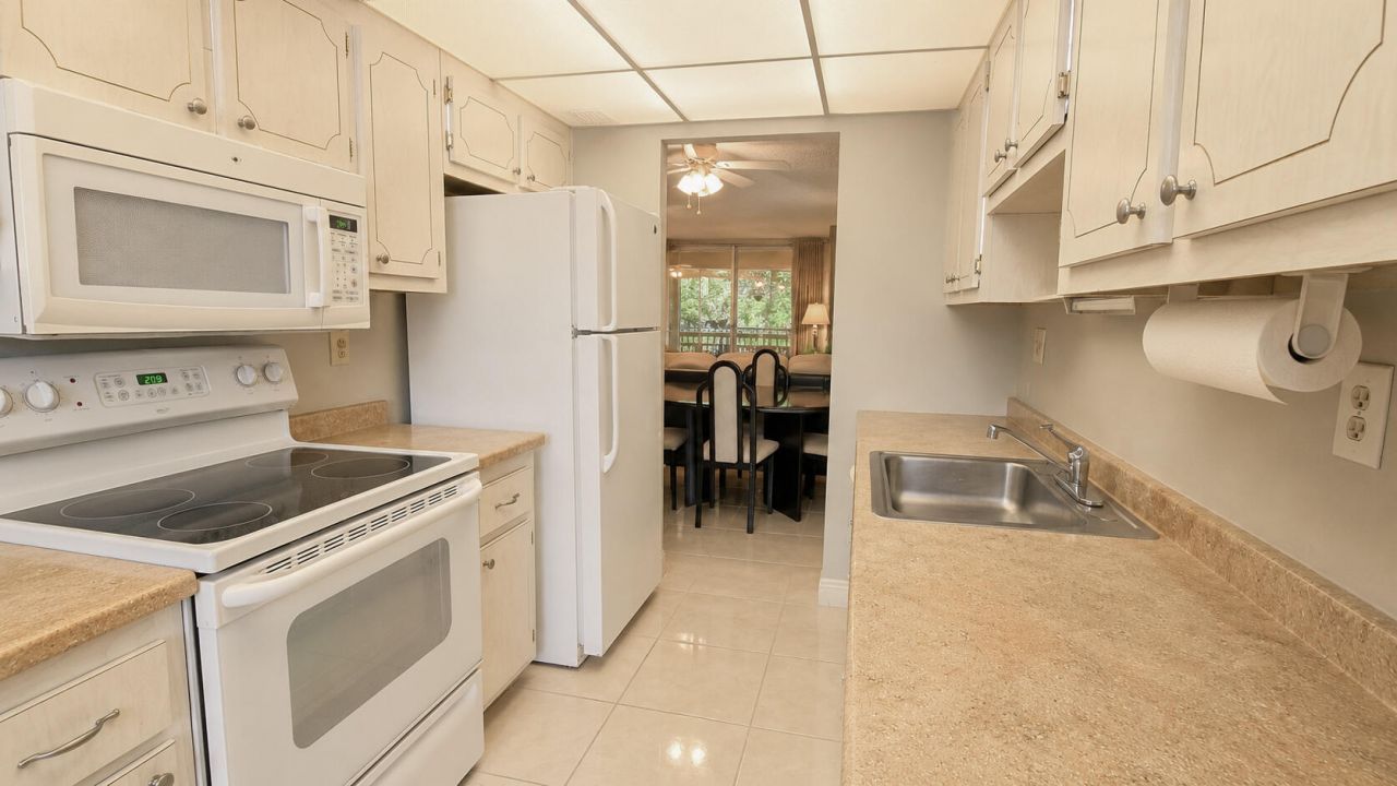 2650 NW 49th Avenue, Unit 318, Lauderdale Lakes, FL 33313 Photo