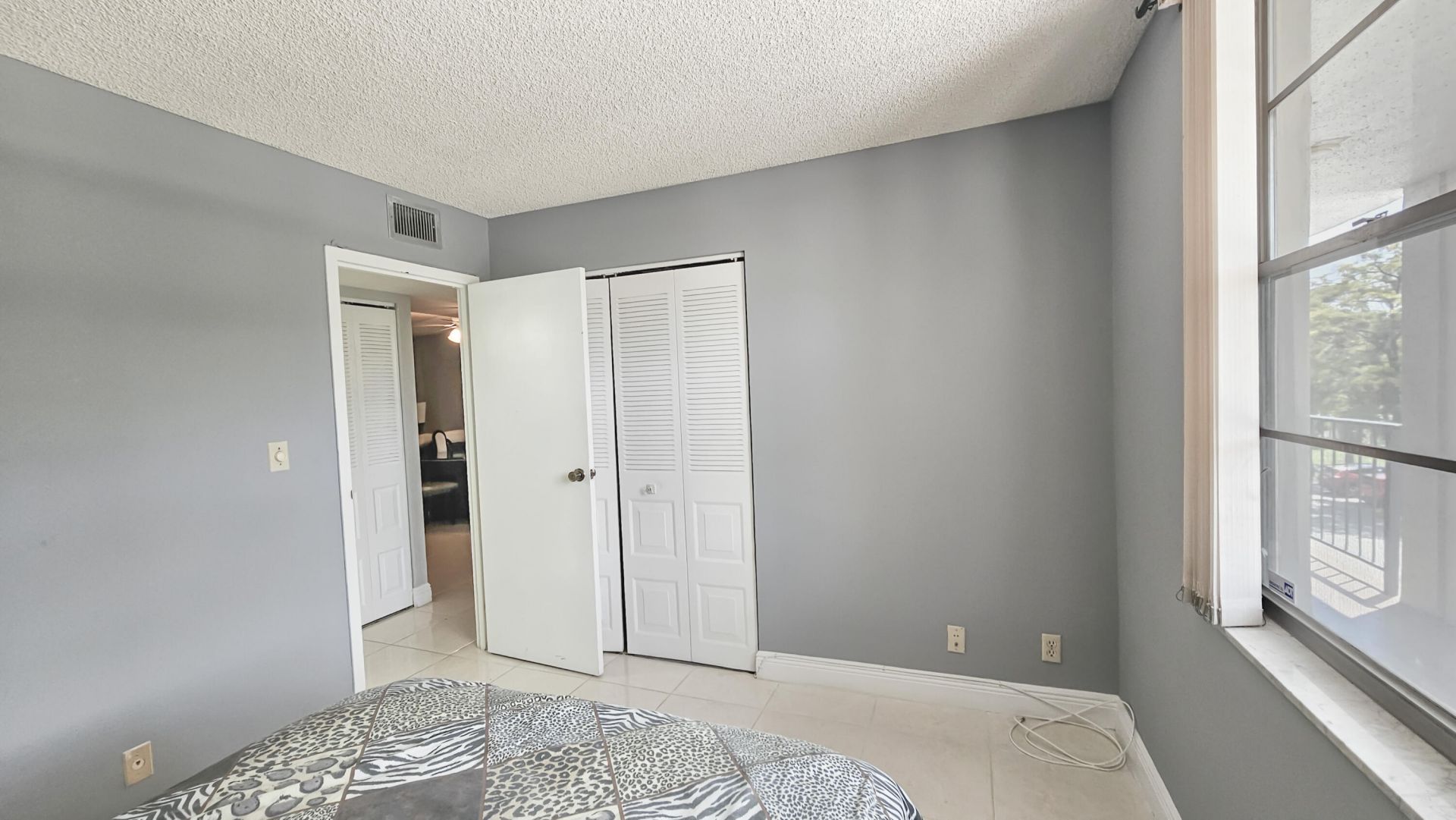 2650 NW 49th Avenue, Unit 318, Lauderdale Lakes, FL 33313 Photo