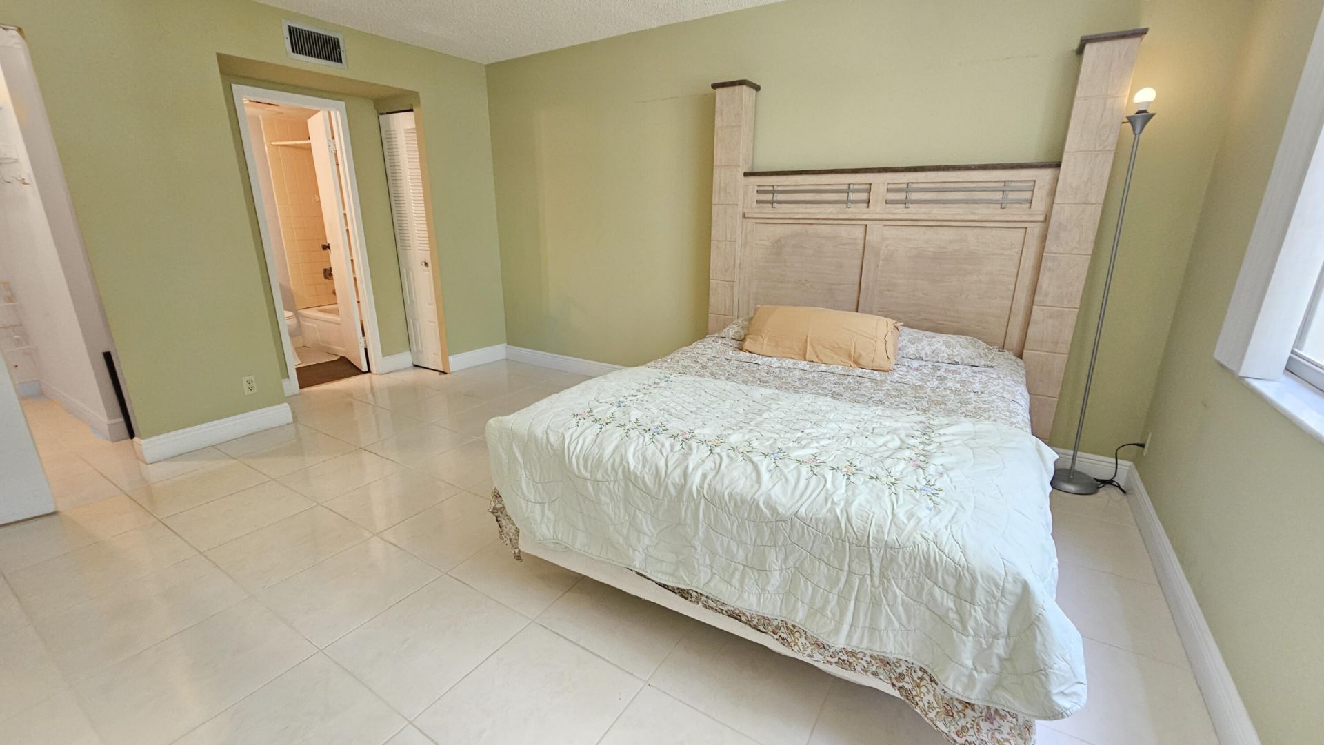 2650 NW 49th Avenue, Unit 318, Lauderdale Lakes, FL 33313 Photo