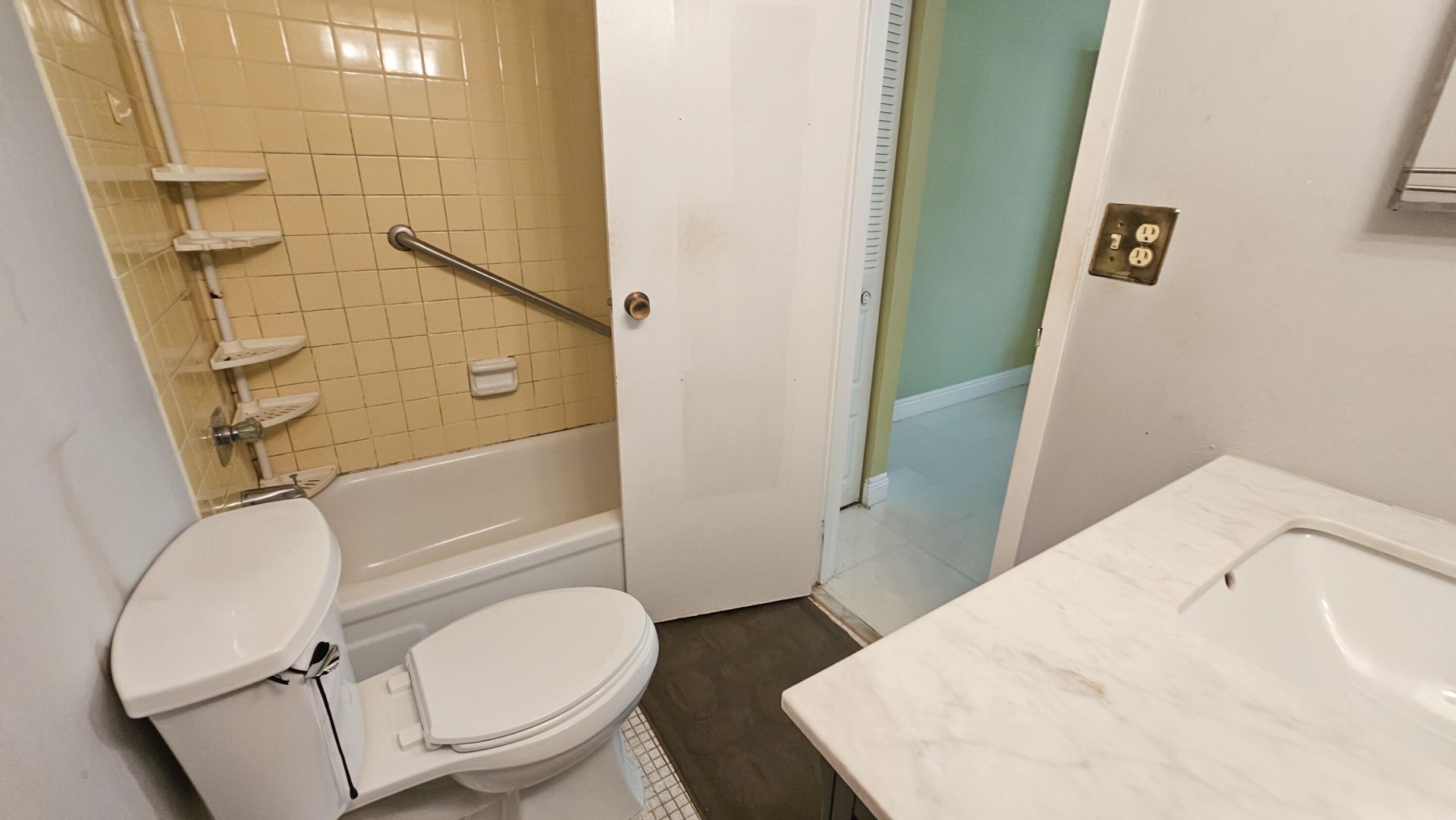 2650 NW 49th Avenue, Unit 318, Lauderdale Lakes, FL 33313 Photo