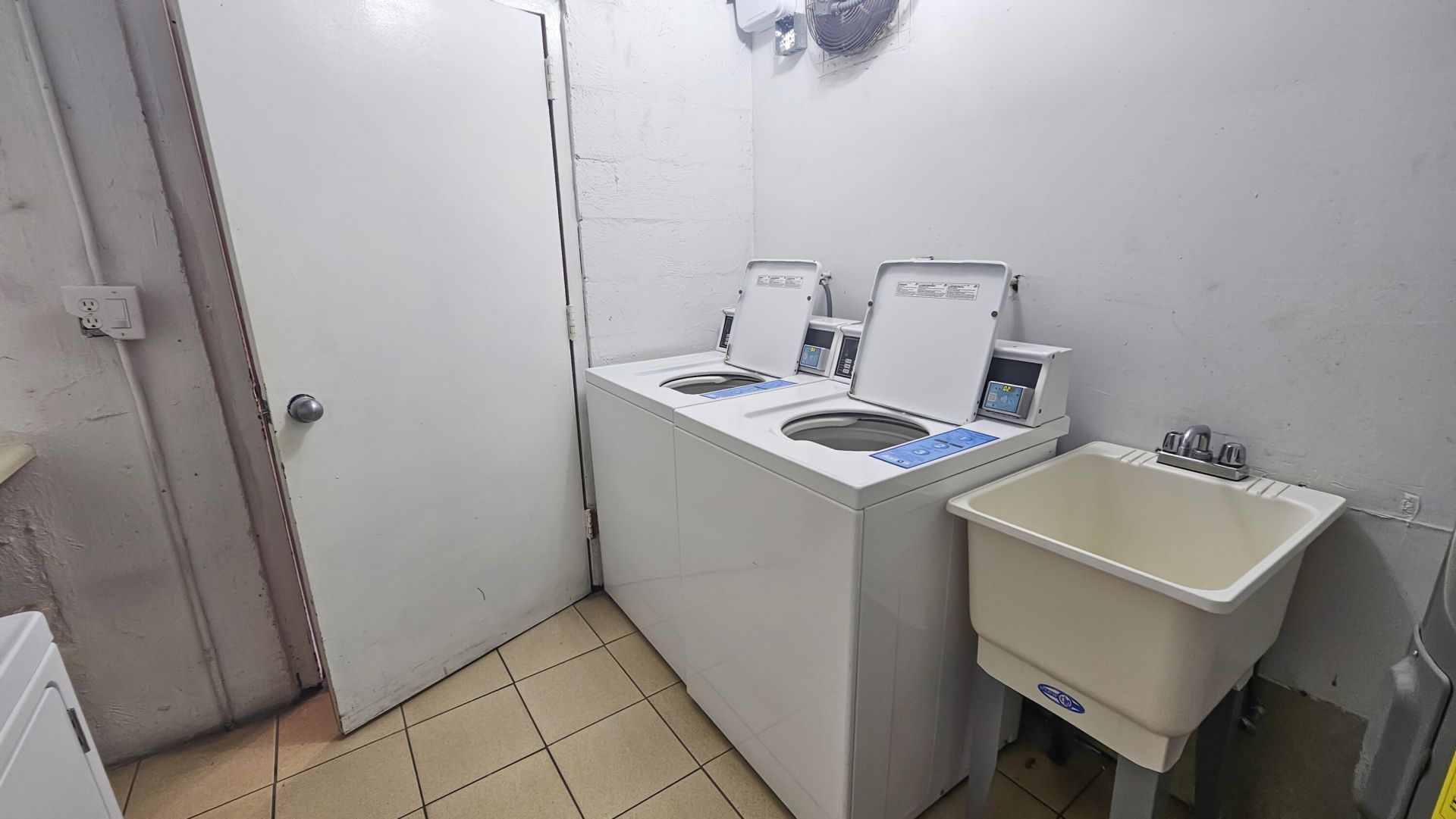 2650 NW 49th Avenue, Unit 318, Lauderdale Lakes, FL 33313 Photo