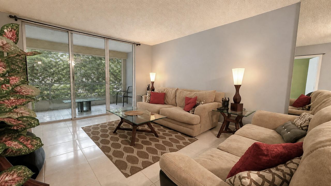 2650 NW 49th Avenue, Unit 318, Lauderdale Lakes, FL 33313 Photo