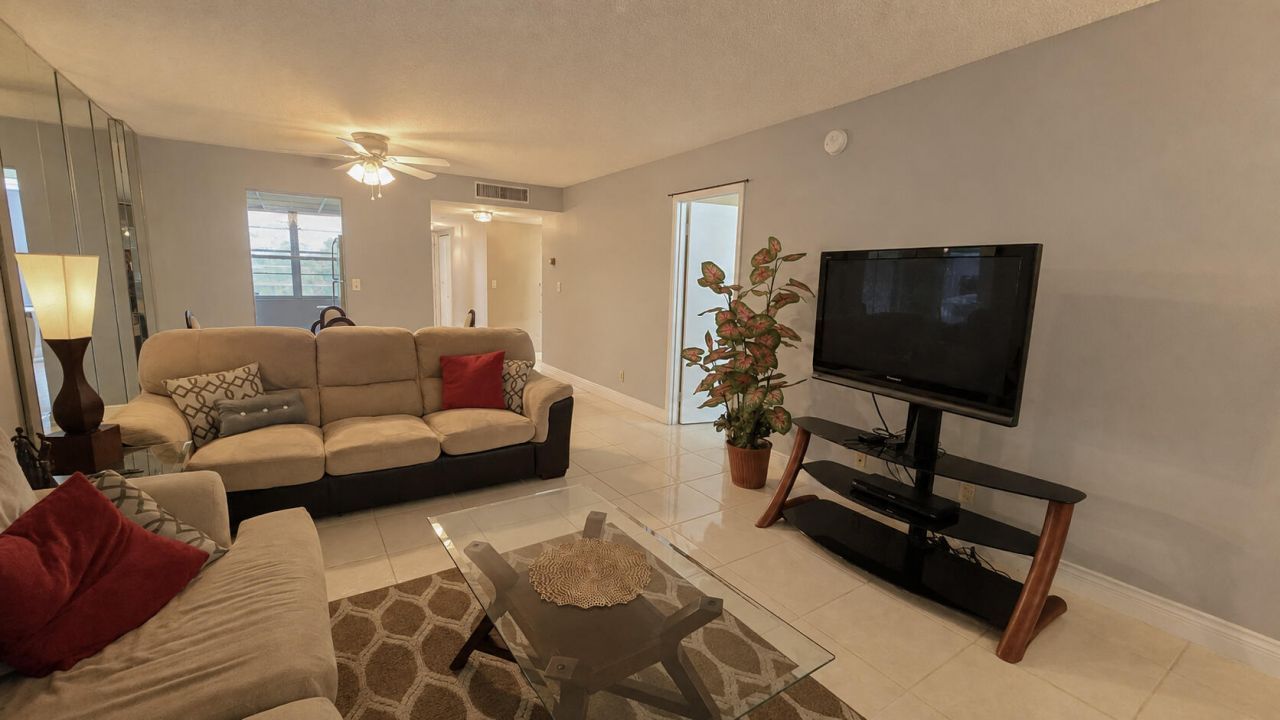 2650 NW 49th Avenue, Unit 318, Lauderdale Lakes, FL 33313 Photo