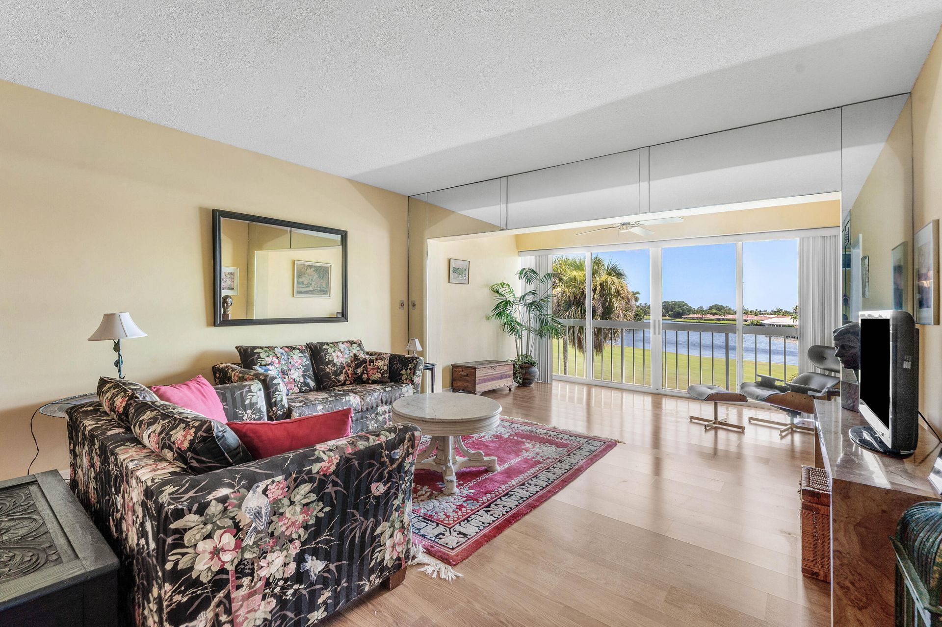 169 Atlantis Boulevard, Unit 302, Atlantis, FL 33462 Photo
