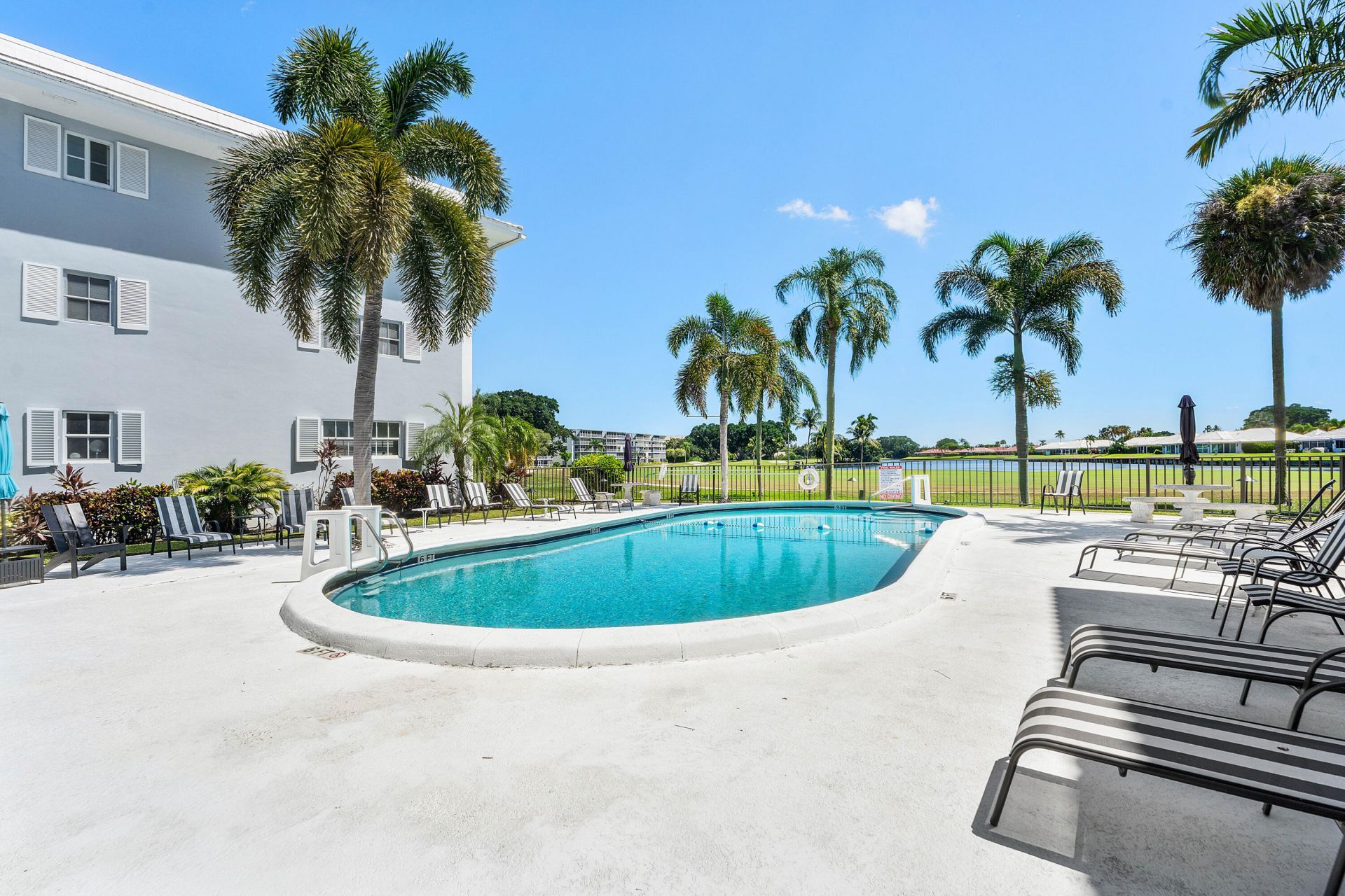 169 Atlantis Boulevard, Unit 302, Atlantis, FL 33462 Photo