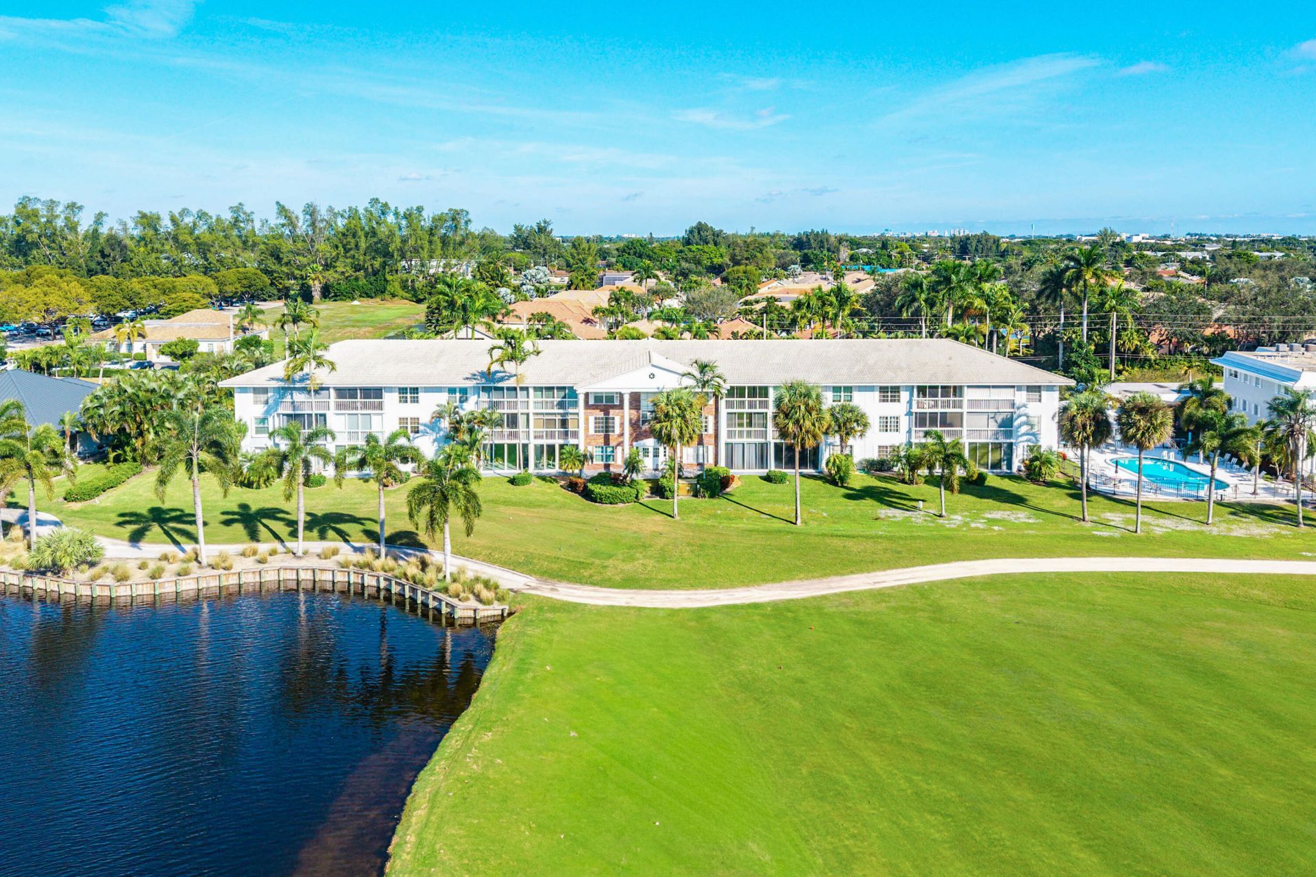 169 Atlantis Boulevard, Unit 302, Atlantis, FL 33462 Photo