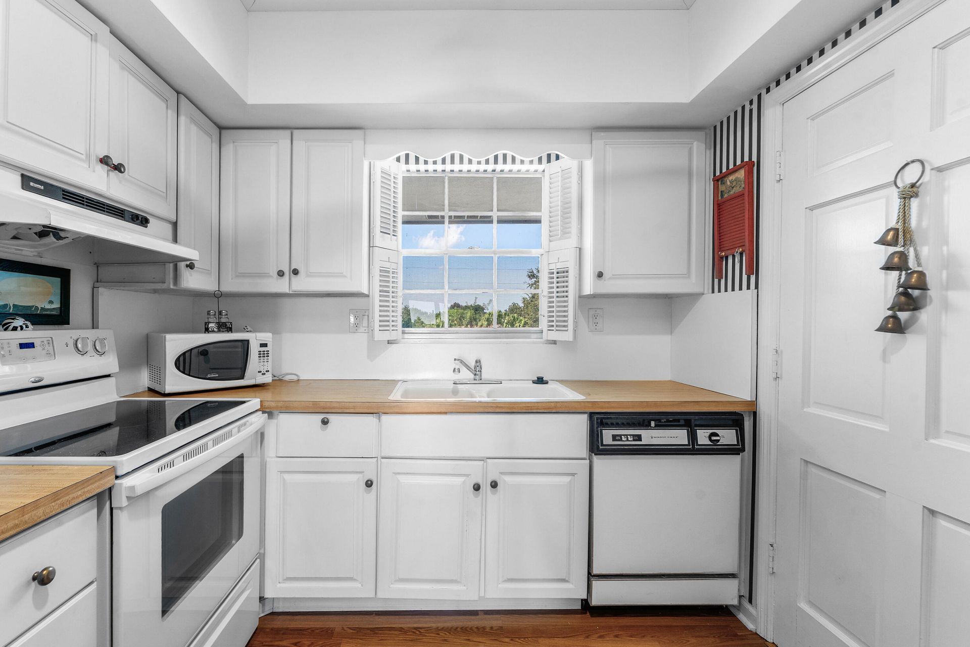169 Atlantis Boulevard, Unit 302, Atlantis, FL 33462 Photo