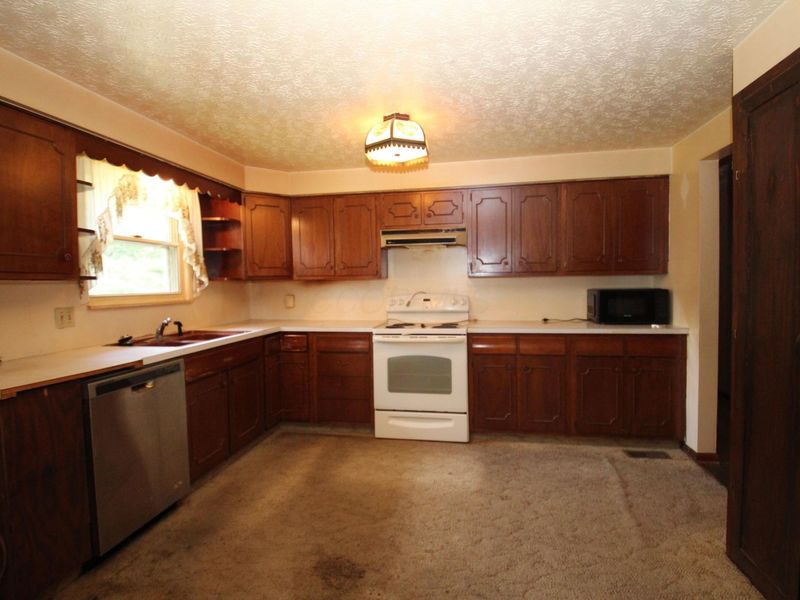 5726 Refugee Road NW, Baltimore, OH 43105 Photo 13