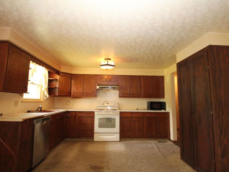 5726 Refugee Road NW, Baltimore, OH 43105 Photo 14