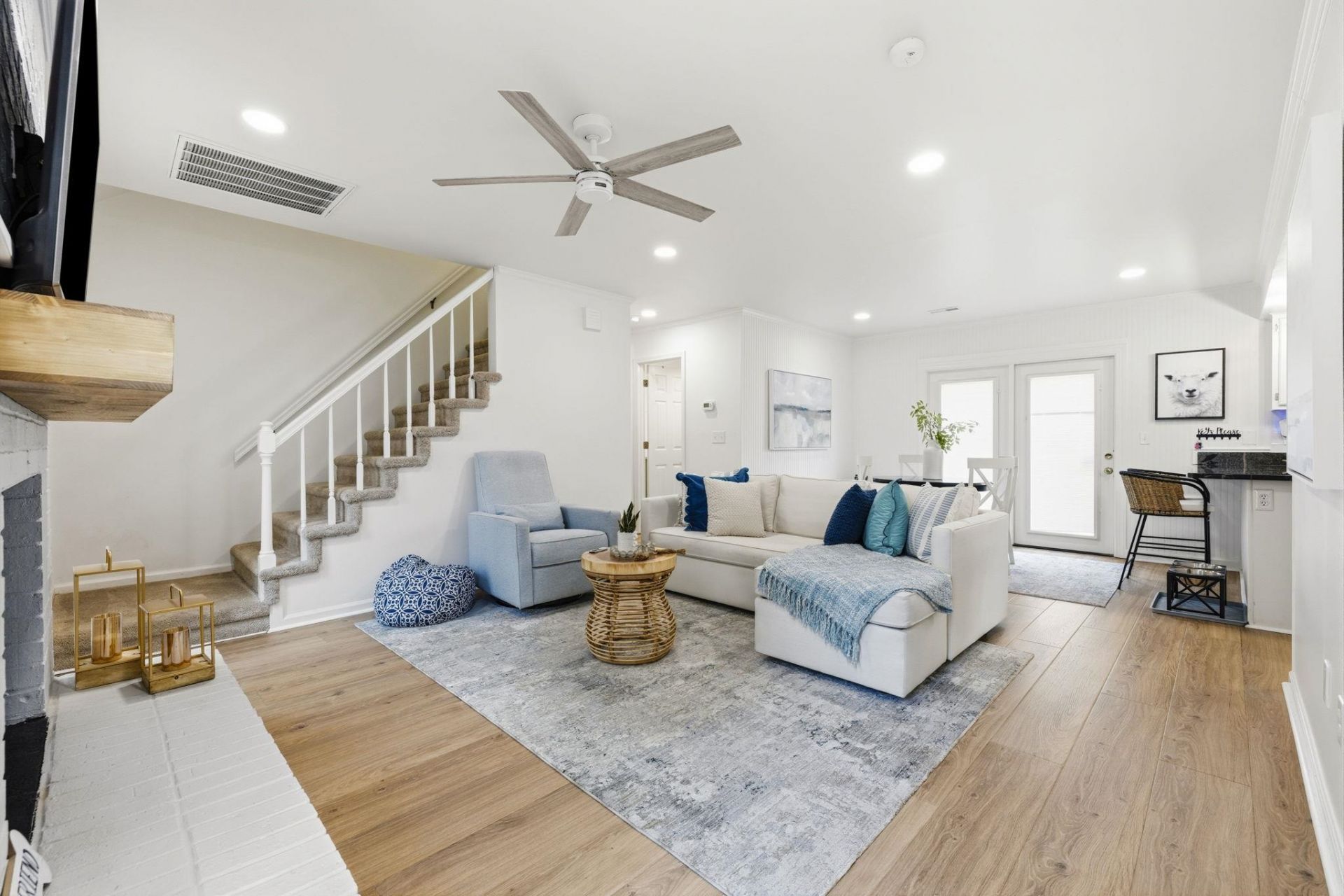 402 Windy Ln. Photo 11