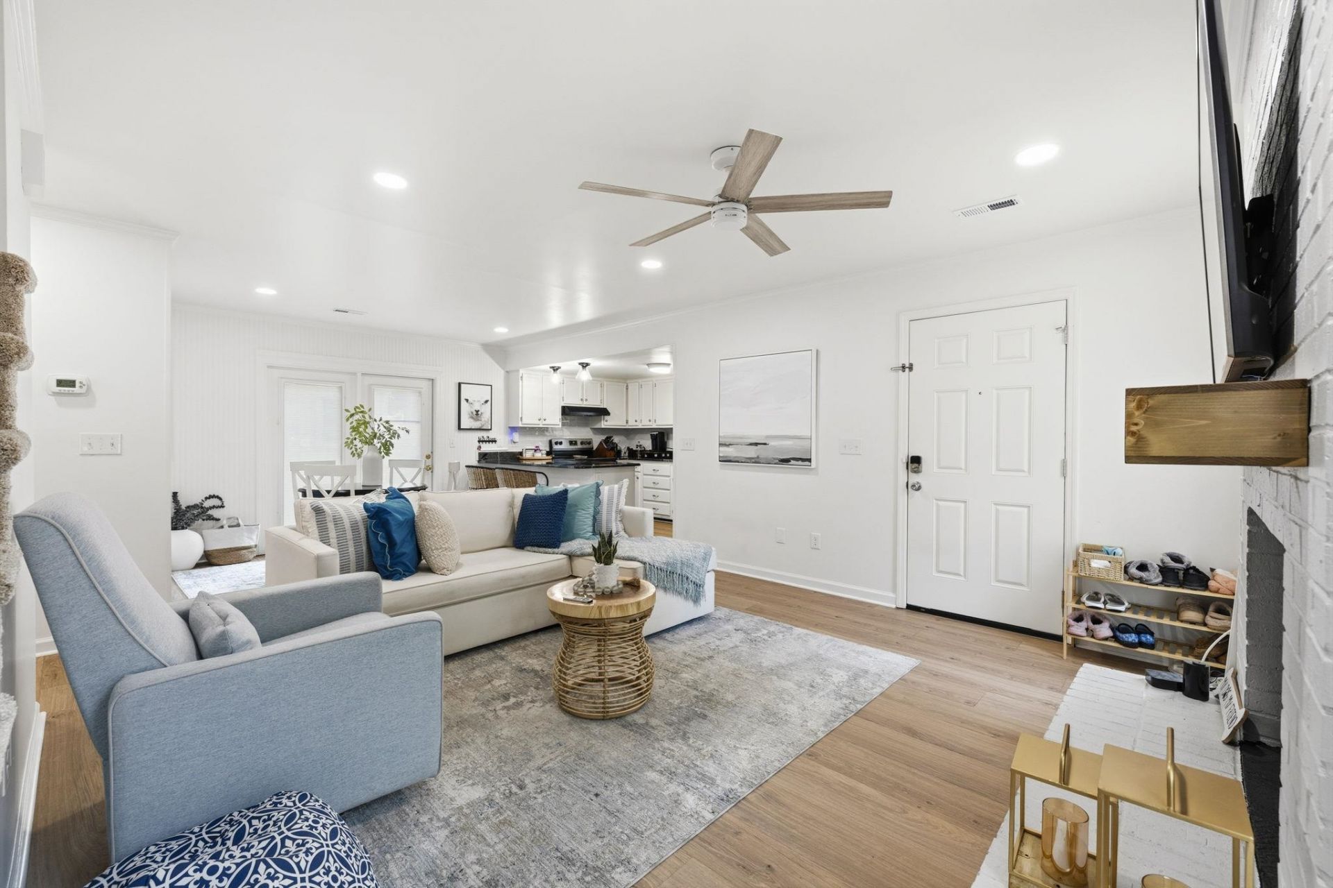402 Windy Ln. Photo 14