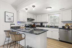 402 Windy Ln. photo 4