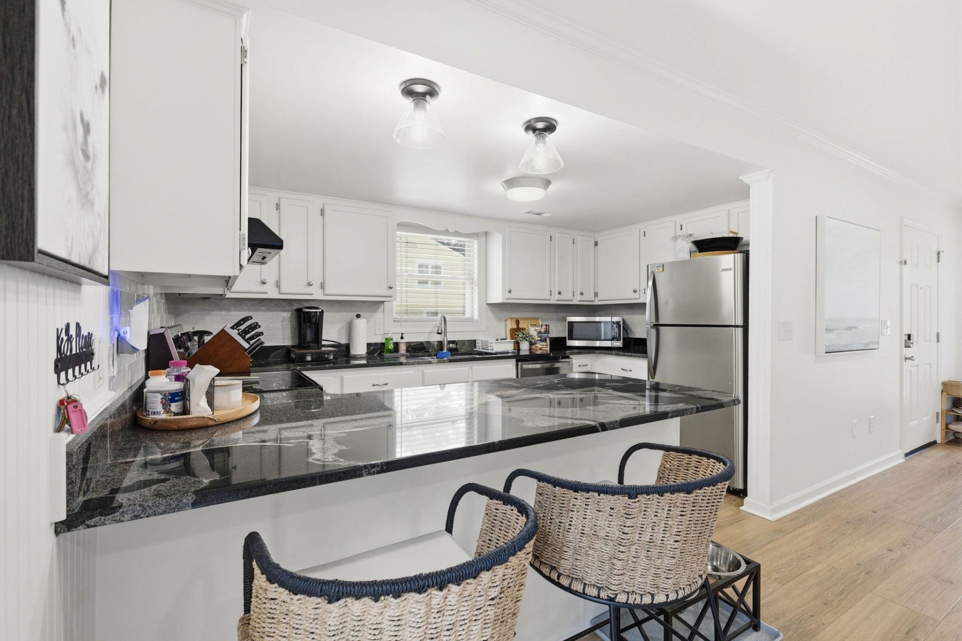 402 Windy Ln. Photo 9