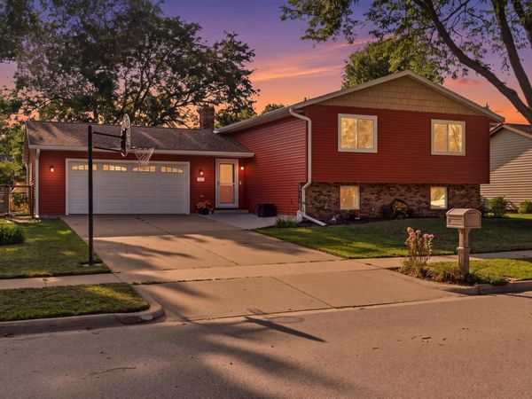 1211 Oak Ave N, Onalaska, WI 54650
