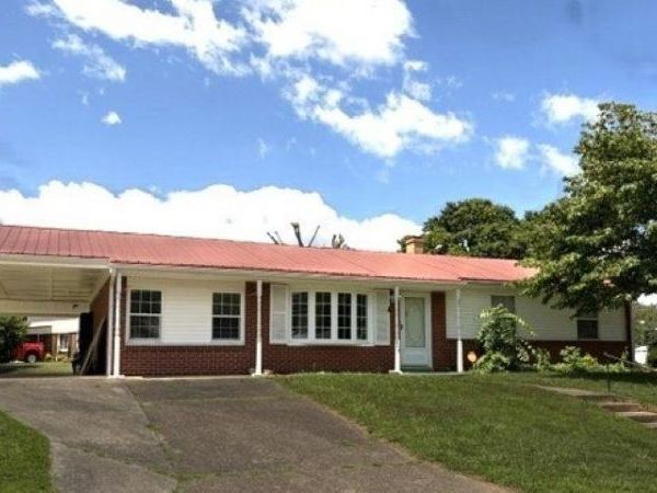 206 Nedra Drive, Barboursville, WV 25504