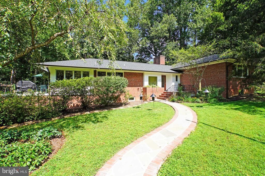 9233 FARNSWORTH DRIVE , POTOMAC, MD 20854