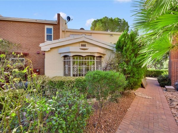 566 Tam O Shanter , Las Vegas, NV 89109