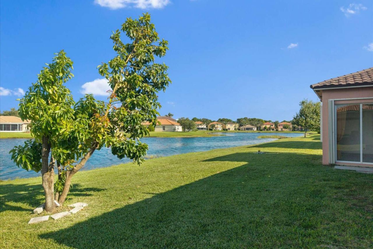 5622 Place Lake Drive, Fort Pierce, FL 34951 Photo