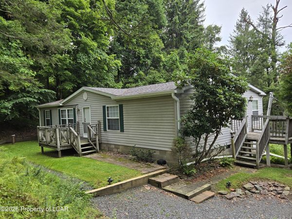 35 Trolley Hill Road, Harveys Lake, PA 18618