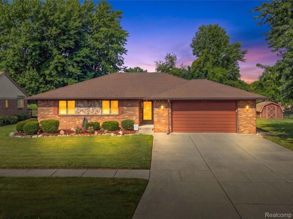 51957 N Adele Circle, Chesterfield Township, Mi 48047