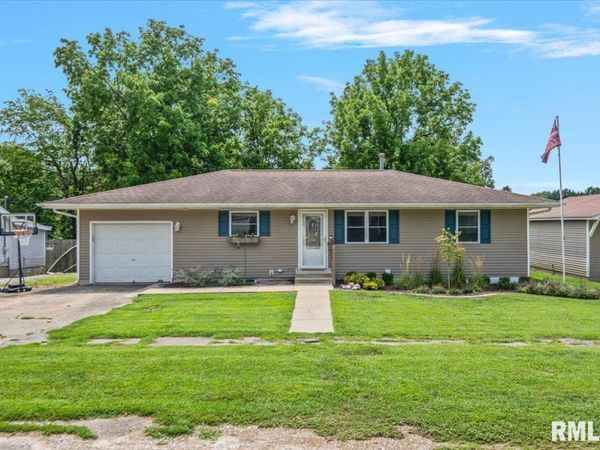 211 E LINCOLN Street, Edinburg, IL 62531