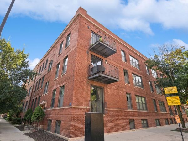 1657 W Addison Street , Unit 3, Chicago, IL 60613