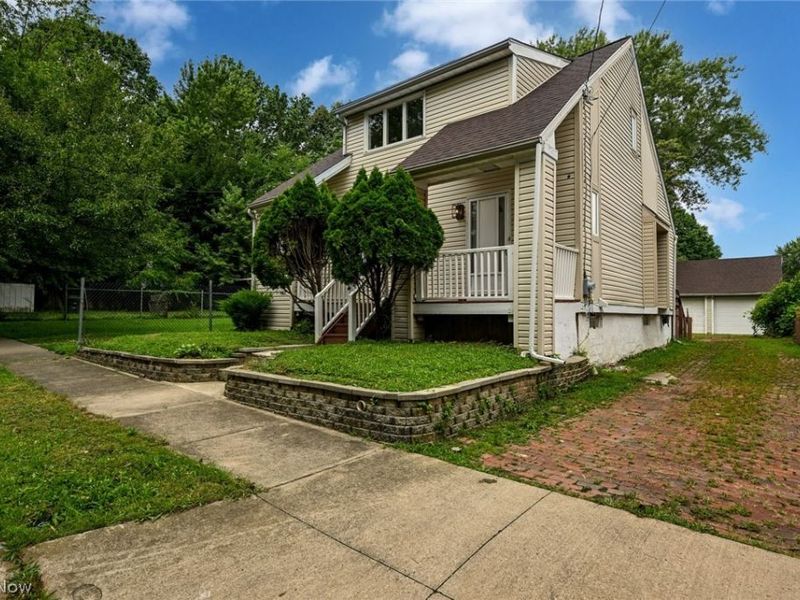 503 Rothrock Avenue, Akron, OH 44314 Photo 6