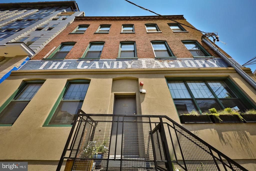 1125 E Columbia Avenue, Unit 203, Philadelphia, PA 19125 Main Photo