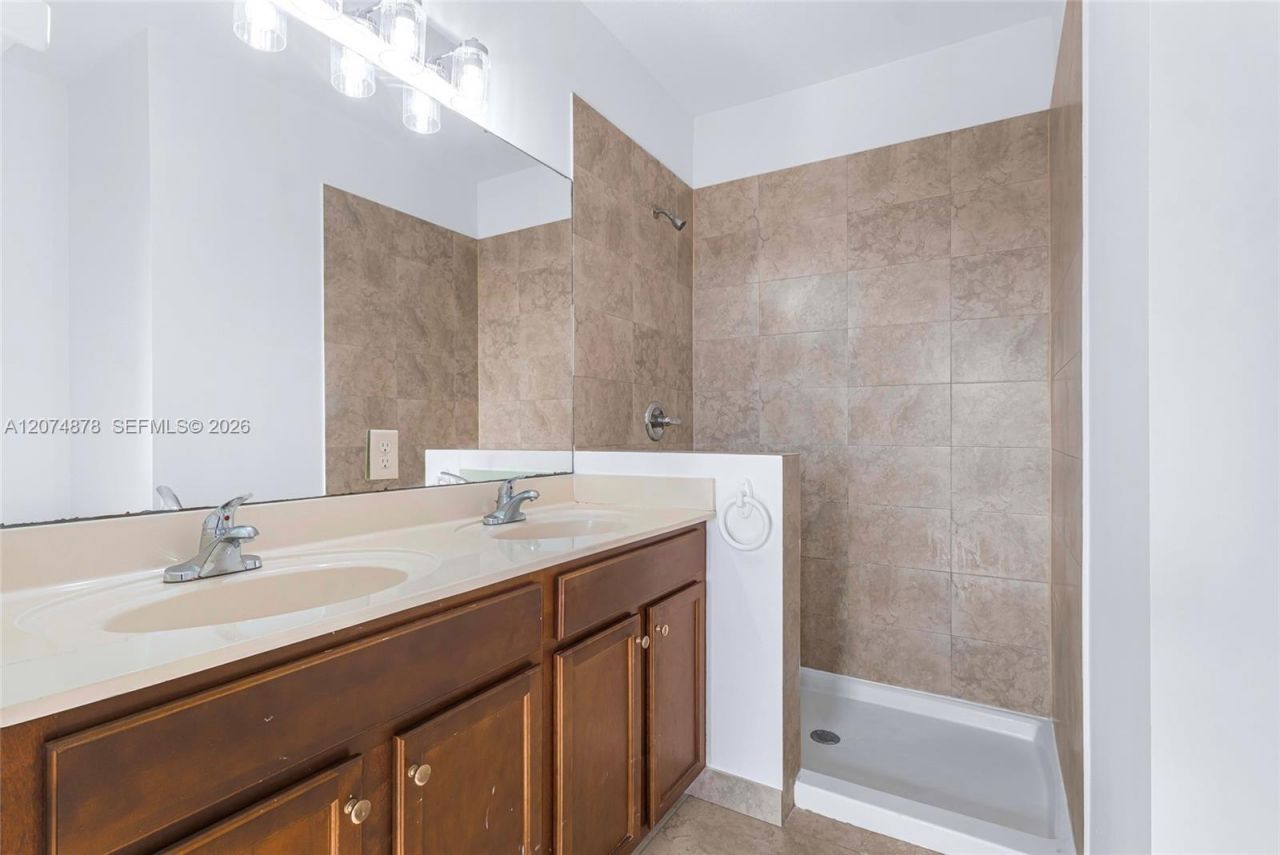 260 NW 109th Ave , Unit 204, Miami, FL 33172 Photo