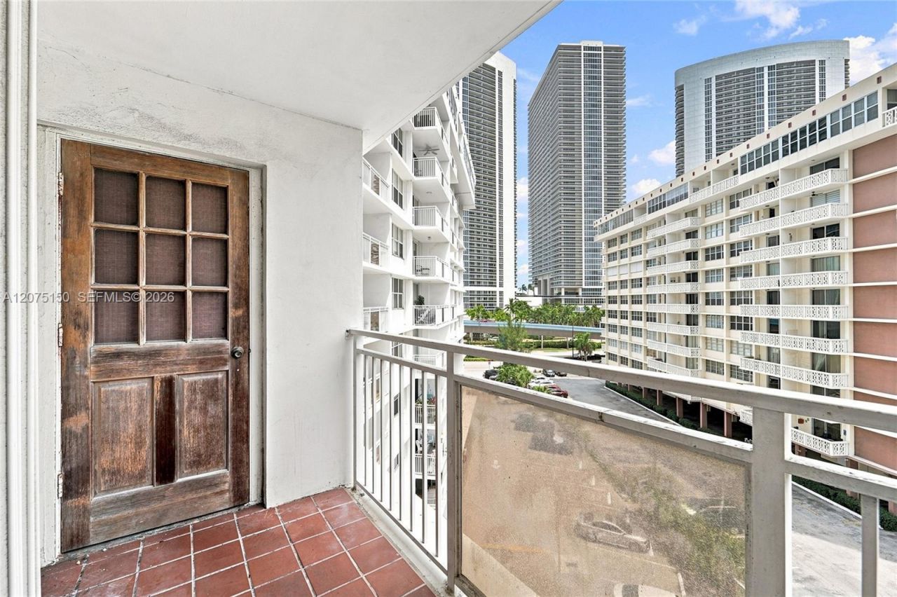 1801 S Ocean Dr , Unit 640, Hallandale Beach, FL 33009 Photo